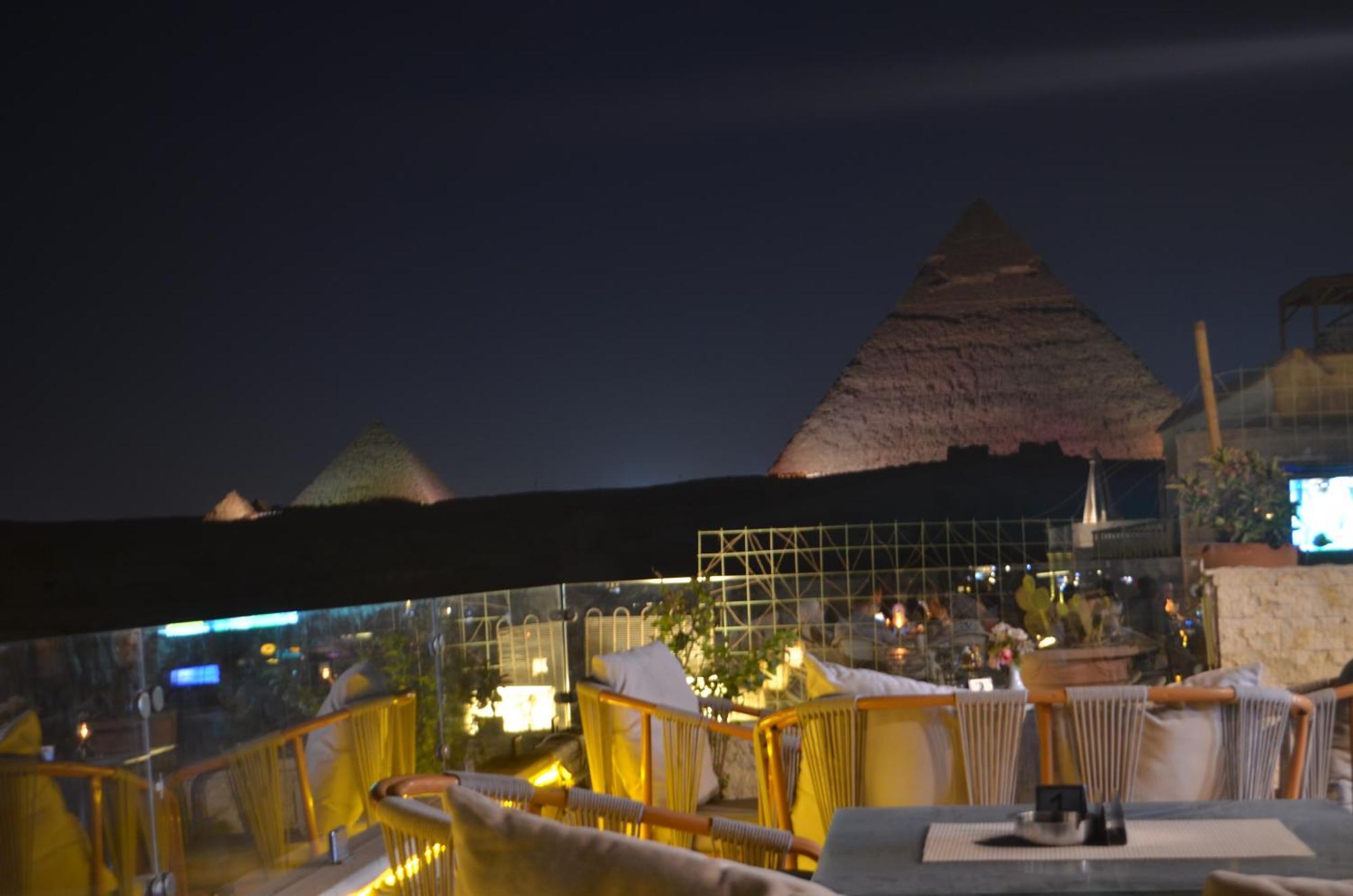 Queen Cleopatra Pyramids View Kafrat al Jabal Bagian luar foto